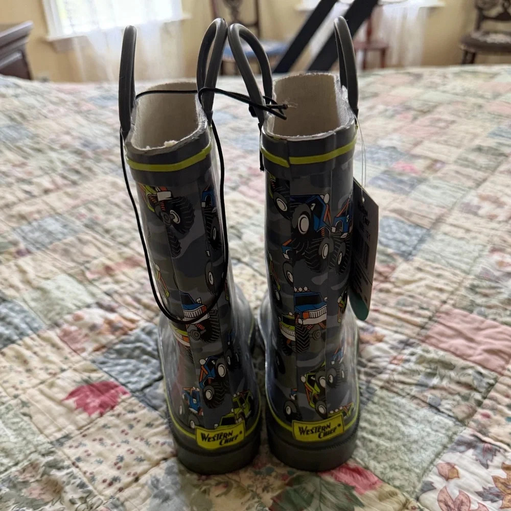BOYS WESTERN CHIEF MONSTER CRUSHER CHARCOAL RAIN BOOTS SIZE 13/1